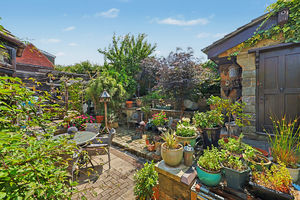 Chestnut Close